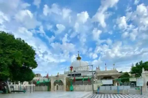 khwaja garib nawaz dargah ajmer rajasthan ziyarat peaceful crowd view.